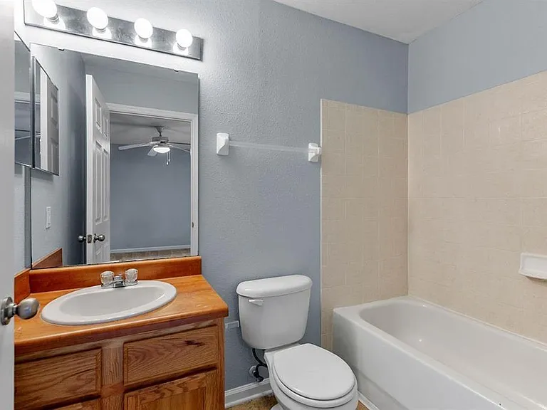2307 Timber Oaks Ln — Photo 11
