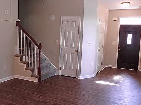 2nd image of 2627 Longleaf Pl
