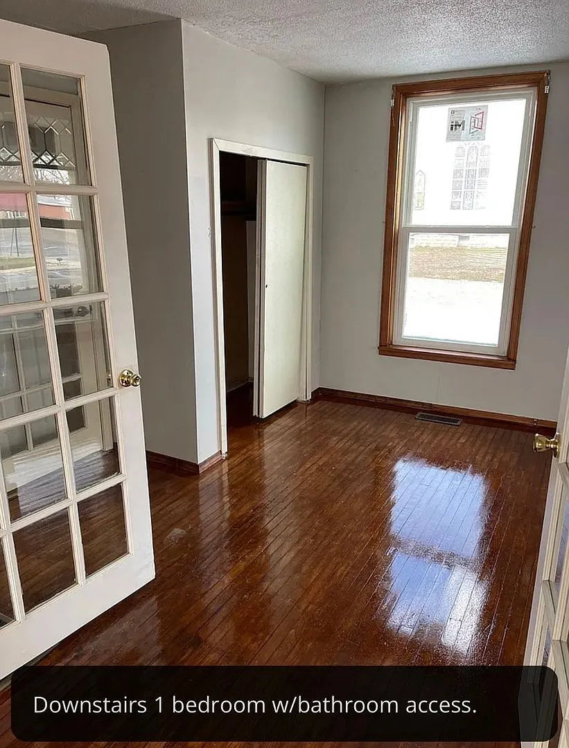 4 bed/ 2 bath — Photo 3