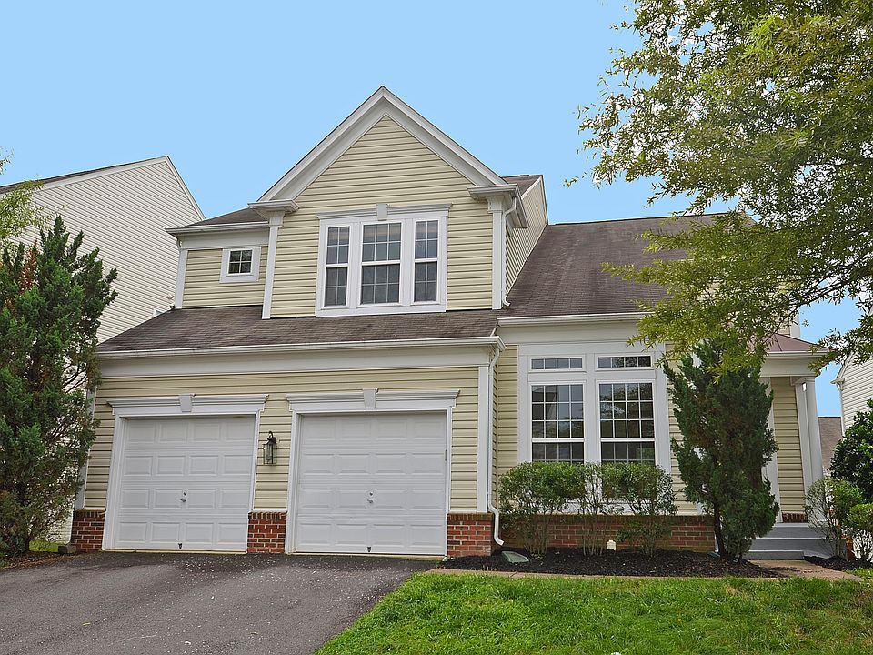 Gorgeous Home in Faircrest!