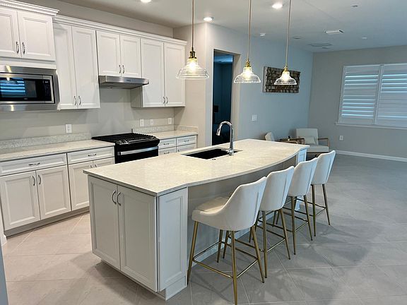4th image of 9814 Everglades Dr