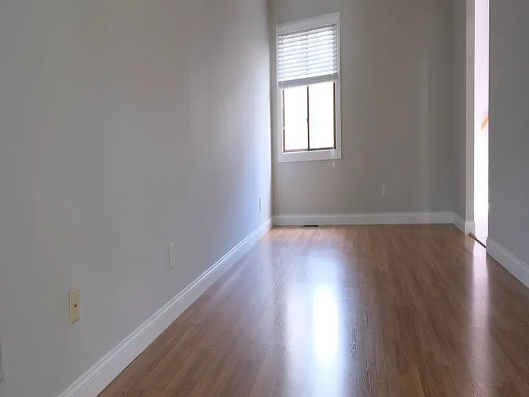 1307 Kingsridge Ct — Photo 9