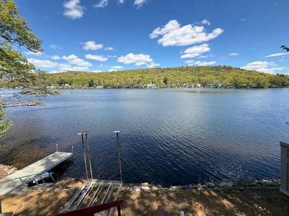 8 Julia Ann Dr, Holland, MA 01521