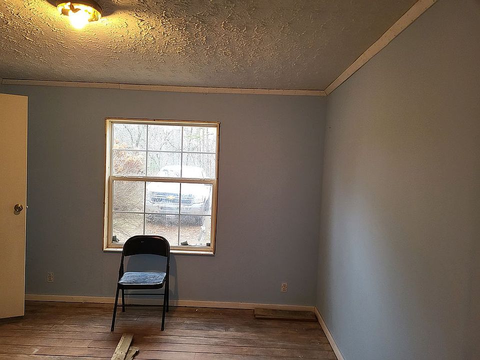 2nd image of 1675 Hollis Poore Rd