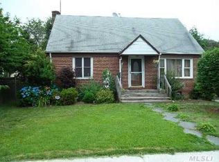 48 Clemente Pl, Hempstead, NY 11550