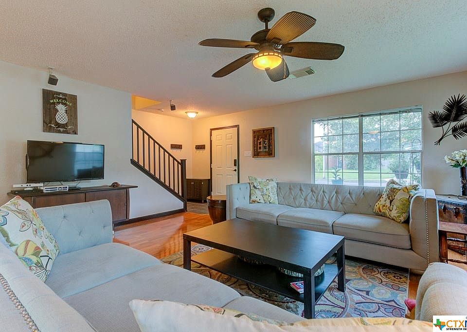 1st image of 807 Pinehurst Dr