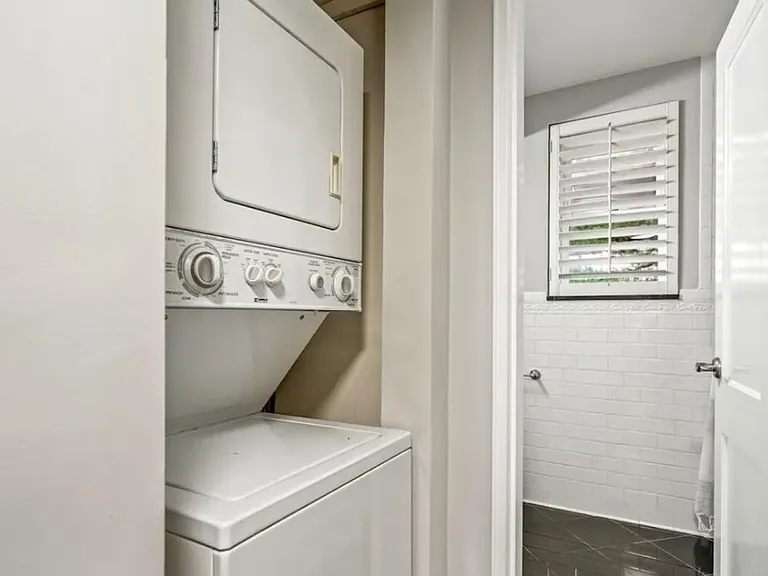 4225 N Henderson Rd #204 — Photo 21