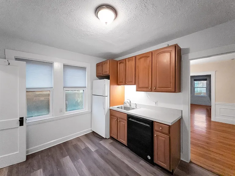 21 Bradwood St #1 — Photo 3