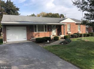 118 Dymond Ave, Fayetteville, PA 17222