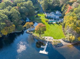 9 Bristol Rd, Middlebury, CT 06762