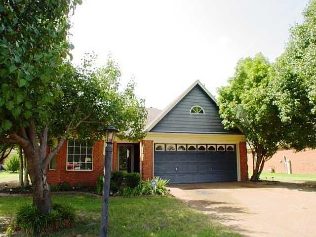 1st image of 2371 Oak Springs Dr