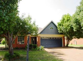 2371 Oak Springs Dr, Cordova, TN 38016