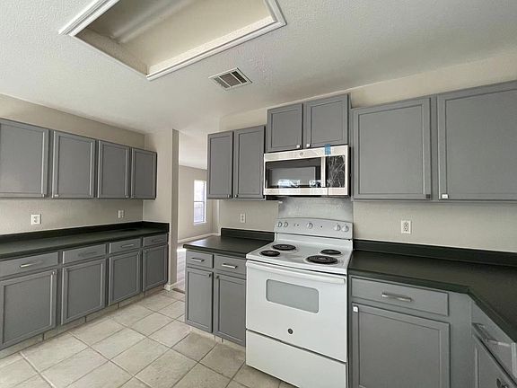 3rd image of 1114 Jolie Ln