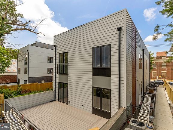 3rd image of 3319 12th St NE #4