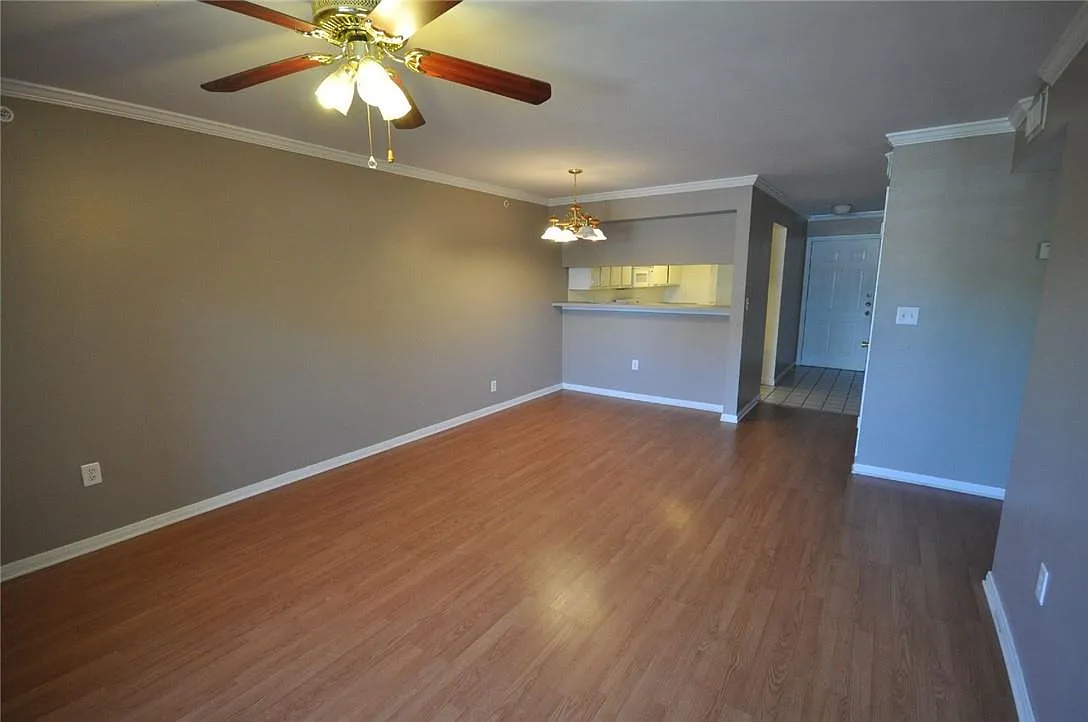 3 bed, 2.0 bath, 1211 sqft, $2,500 — Photo 1