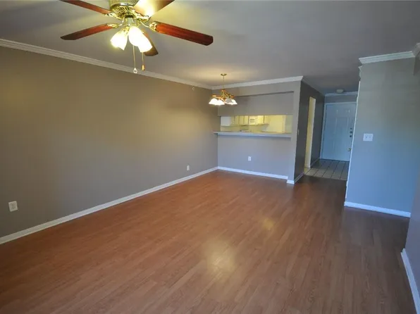 501 W 26th St APT 222, Austin, TX 78705