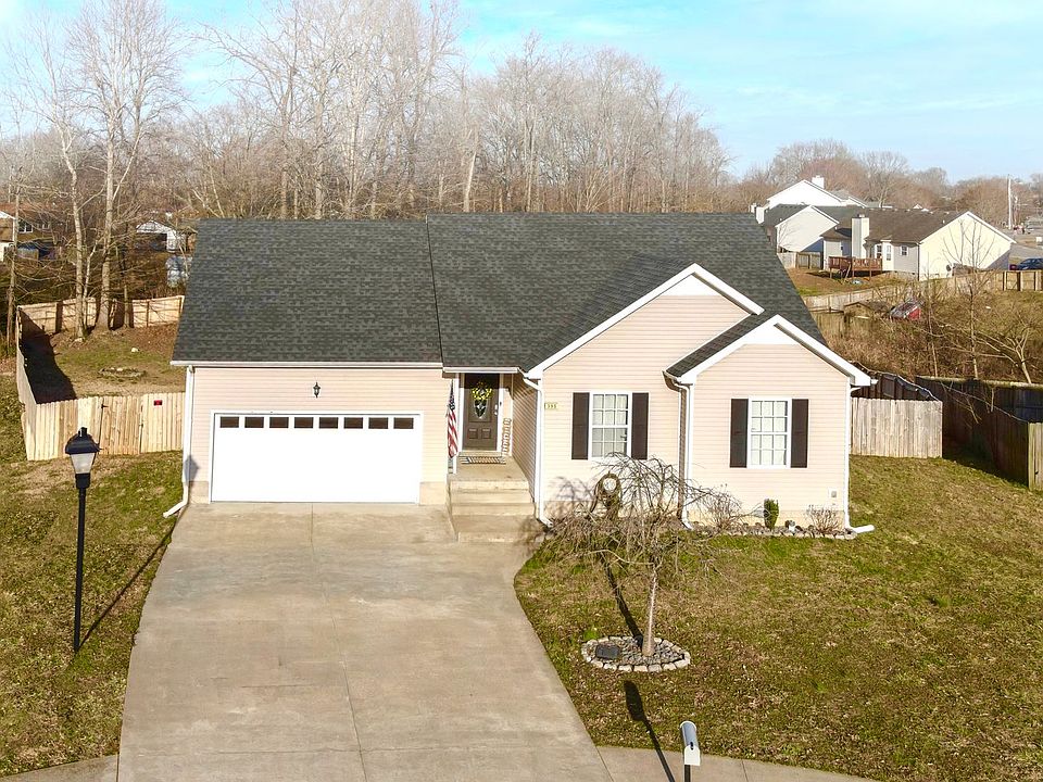 1st image of 395 Paris Dr