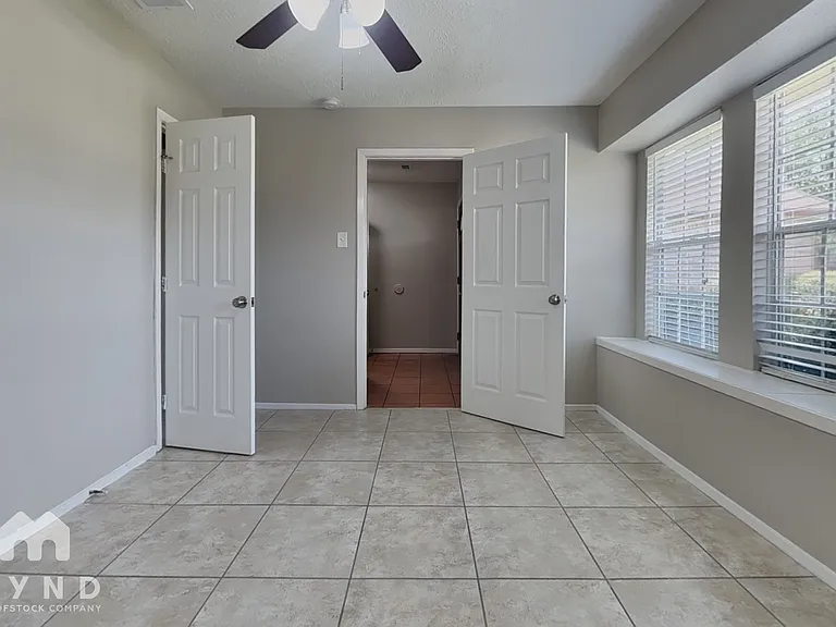 3218 Sedgeborough Cir — Photo 17