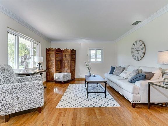 4th image of 4610 S Ferdinand Ave