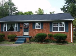 305 W Harden St, Burlington, NC 27215