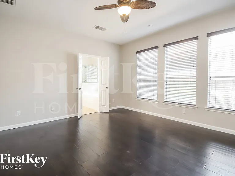 4485 Costa Brava Park — Photo 9