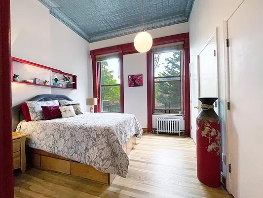 Rented by Bohemia Realty Group | media 9