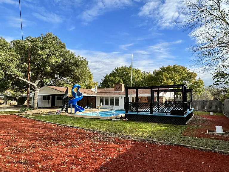 140 Towne West Dr — Photo 31