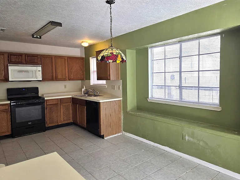 17006 Dusty Mill Dr E — Photo 17