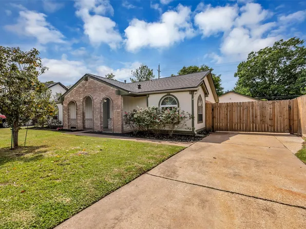 21807 Meadowhill Dr, Spring, TX 77388