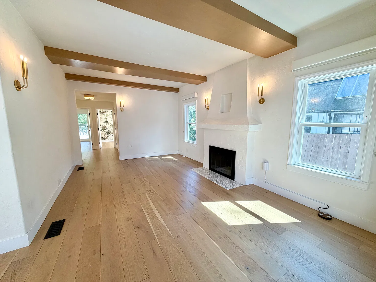 3 bed, 1300 sqft, $7,500 — Photo 3