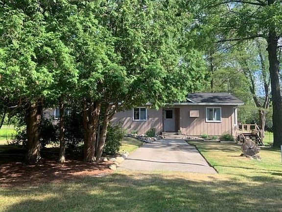 3rd image of 5440 Raymond Dr