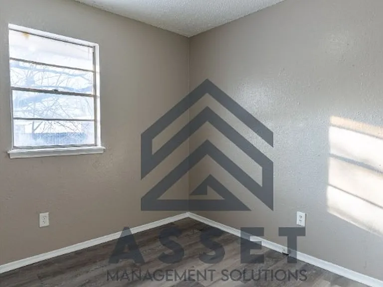 4825 S Fairmont Ave — Photo 22