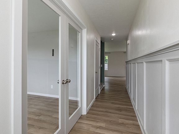 2nd image of 1145 E Manitou Court