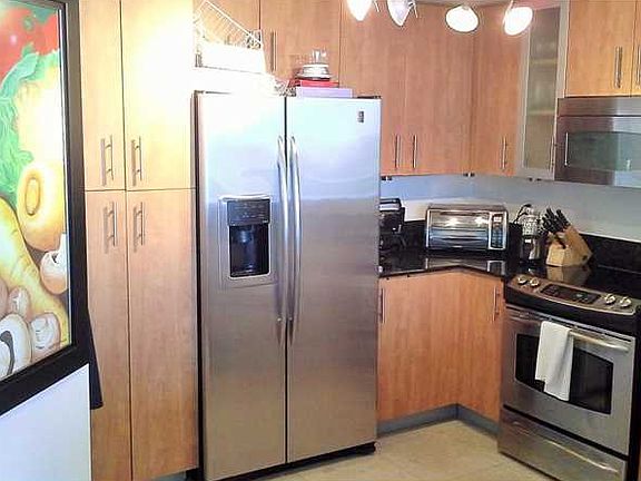 3rd image of 7910 Harbor Island Dr APT 802