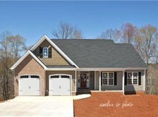 197 Ralls Apple Ln, Madison Heights, VA 24572