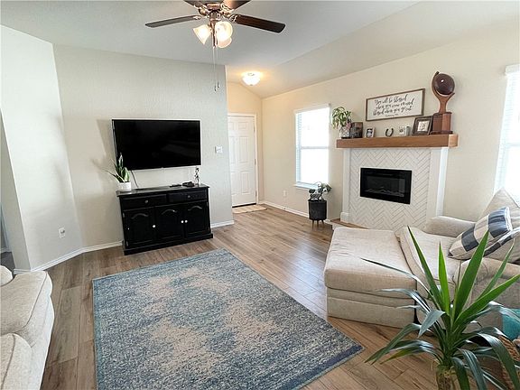 4th image of 226 Reagor Dr