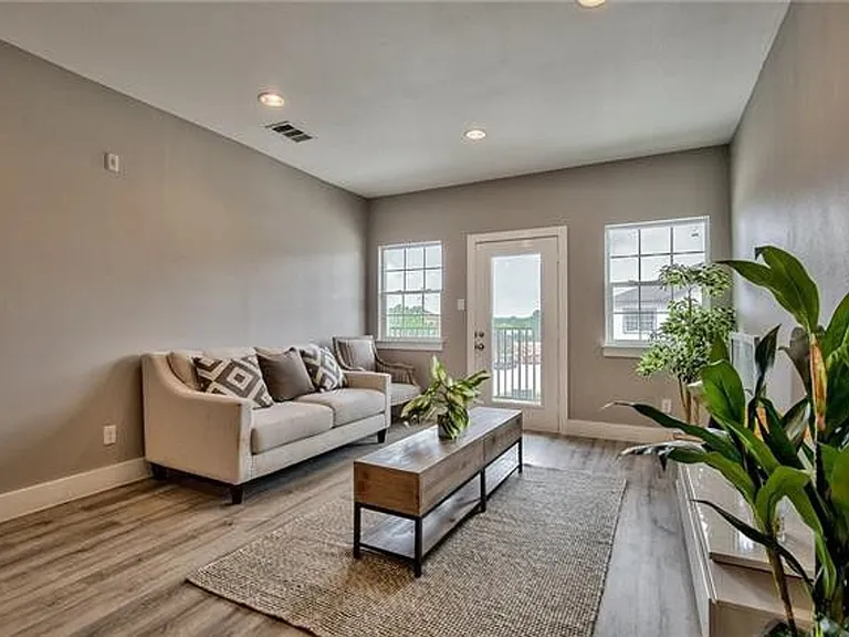 13601 Pinnacle Cir W — Photo 13