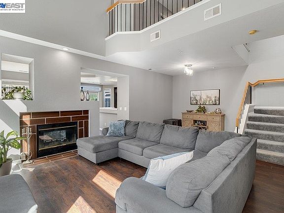 3rd image of 97 Del Sur St