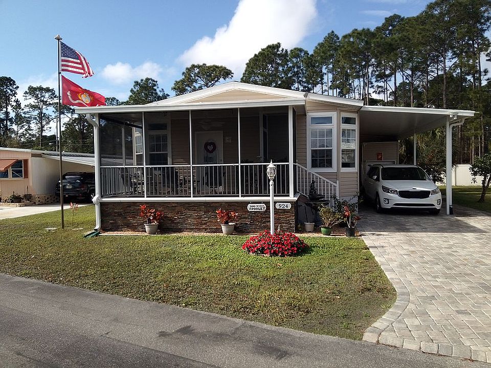 1st image of 924 Blue Heron Blvd