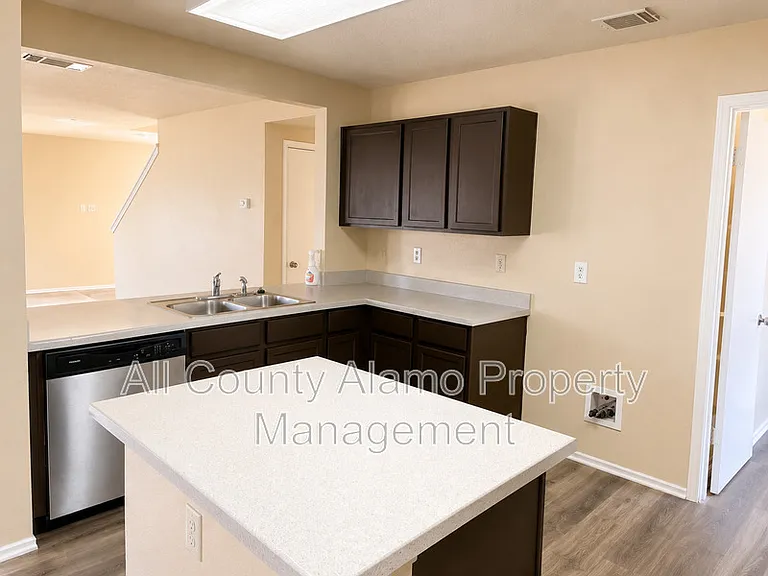 5914 Limestone Mill Dr — Photo 4
