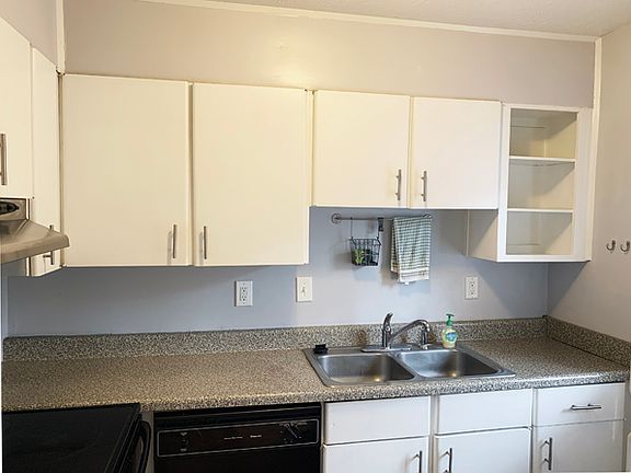 4th image of 2412 Peachwood Cir #2
