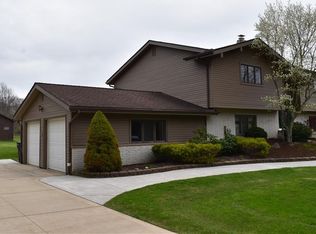 10345 Pinegate Dr, Chardon, OH 44024