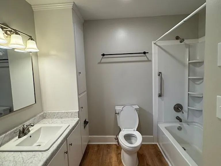 411 Croft St — Photo 15