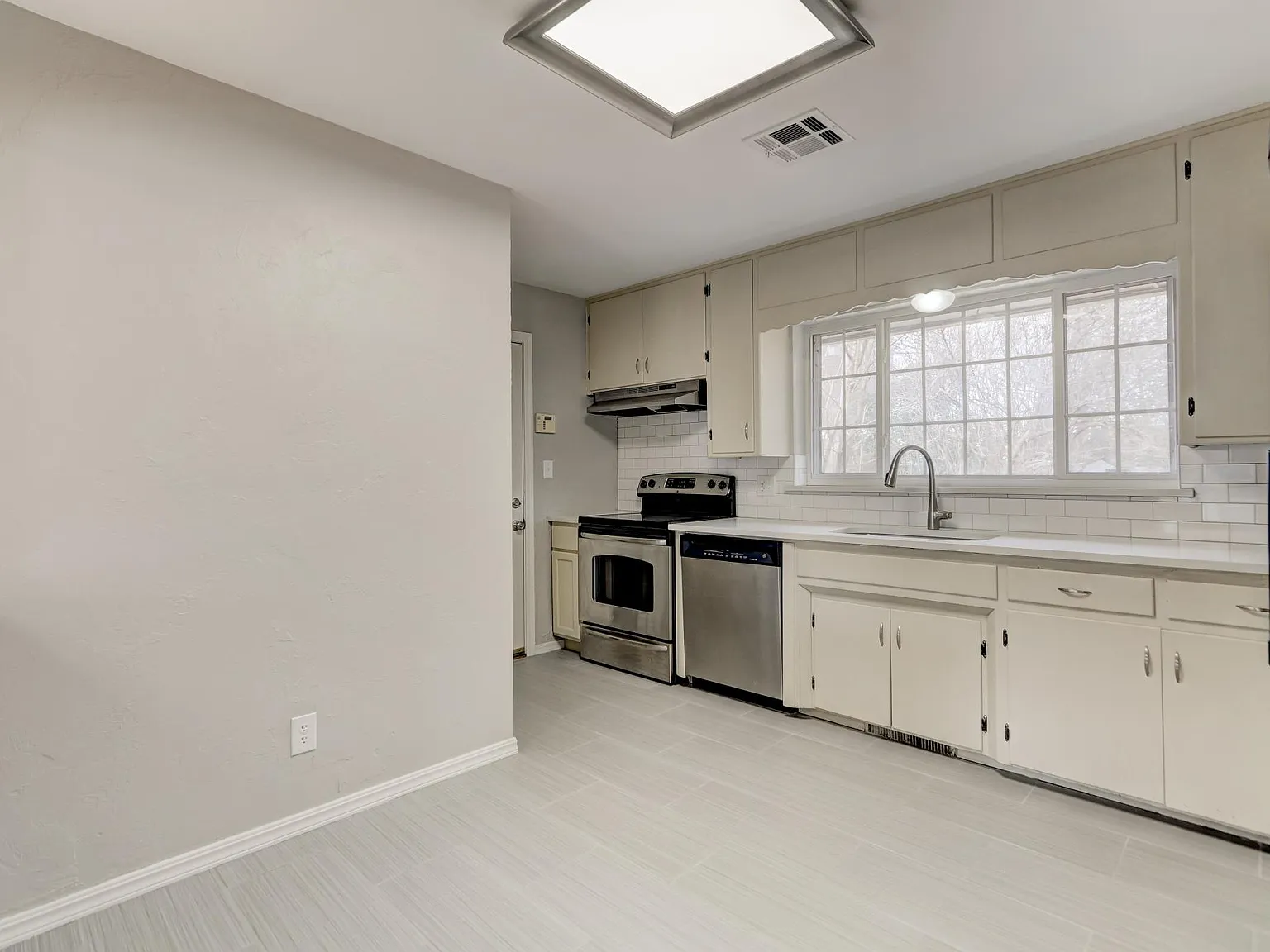 3 bed, 1200 sqft, $1,535 — Photo 3