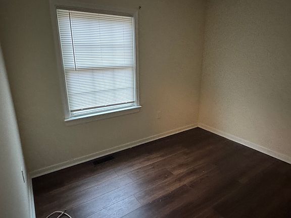 4th image of 418 Alamosa Dr