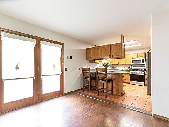 4th image of 2360 River Rd #2