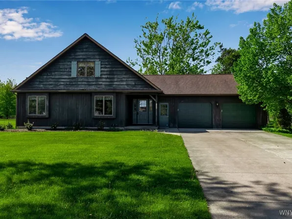 1370 Whitehaven Rd, Grand Island, NY 14072