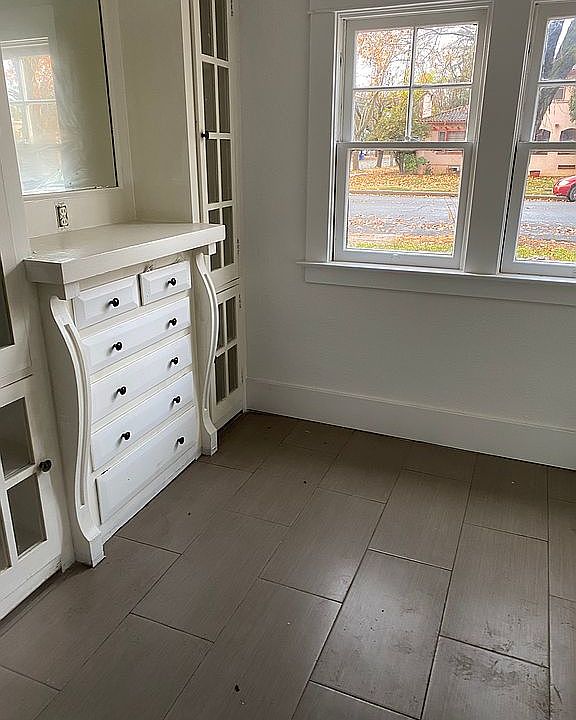 2nd image of 205 W 23rd St