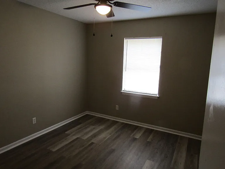 255 Garden Cir — Photo 11