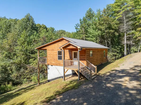 180 Hawthorne Ln, Murphy, NC 28906
